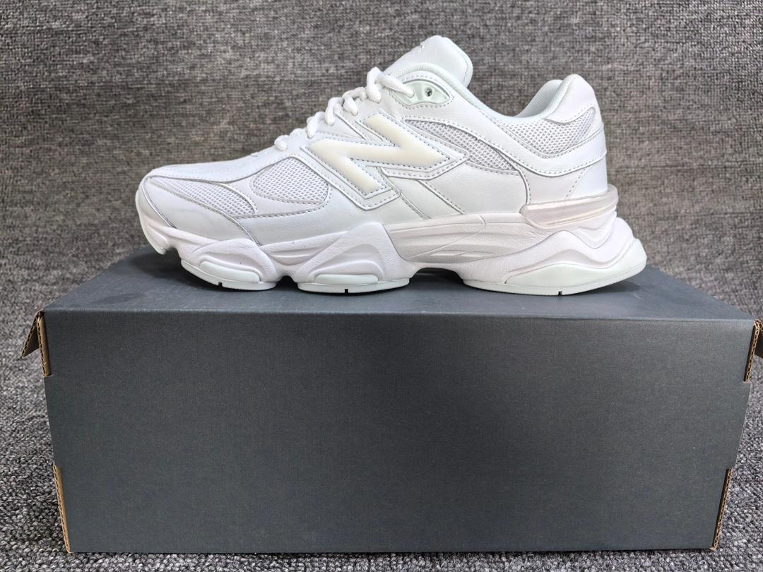 New Balance 9060 Triple White (A LA MANO)