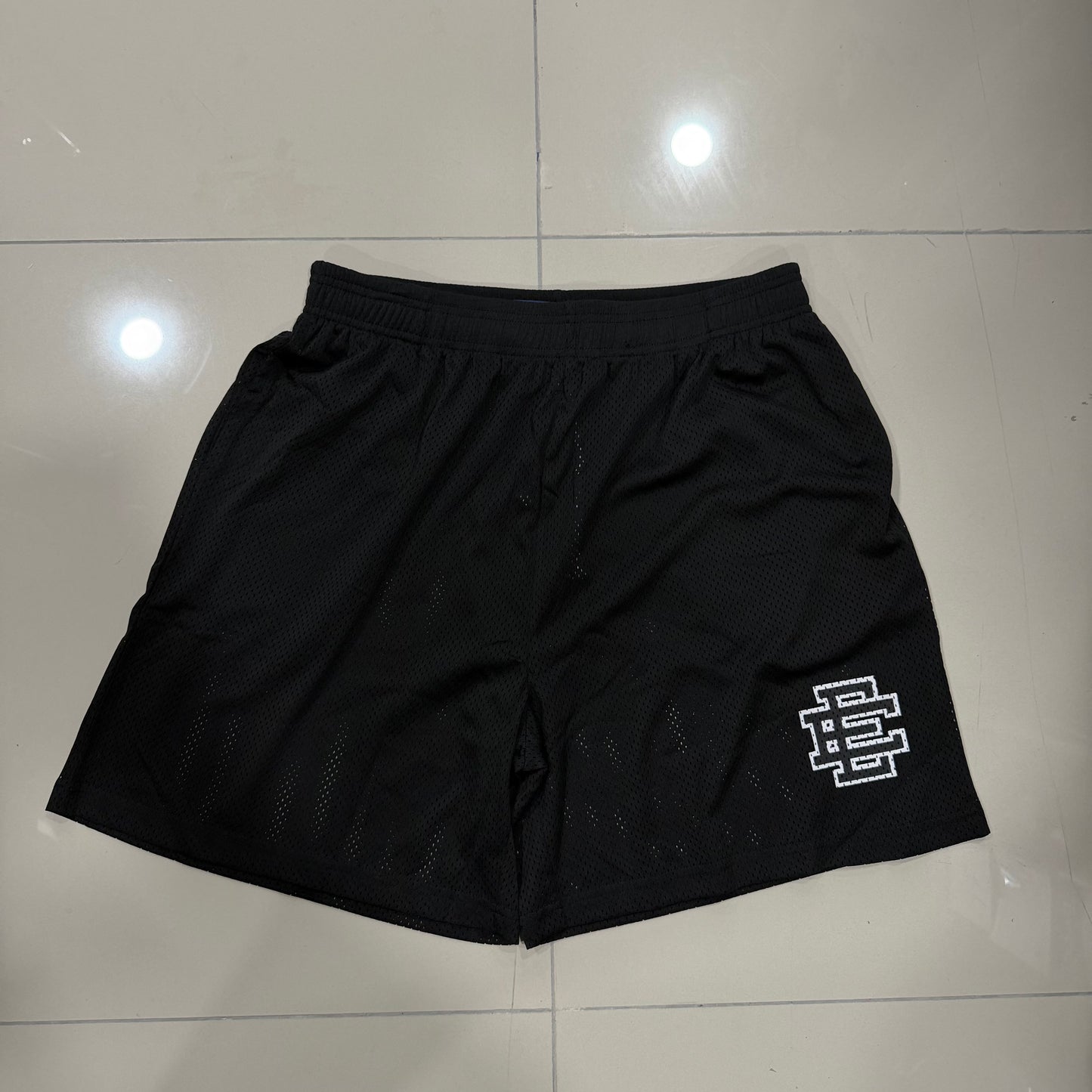 Shorts Eric Emanuel Negros Logo Blanco