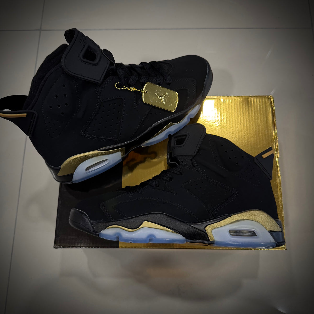 Jordan 6 gold Metalic