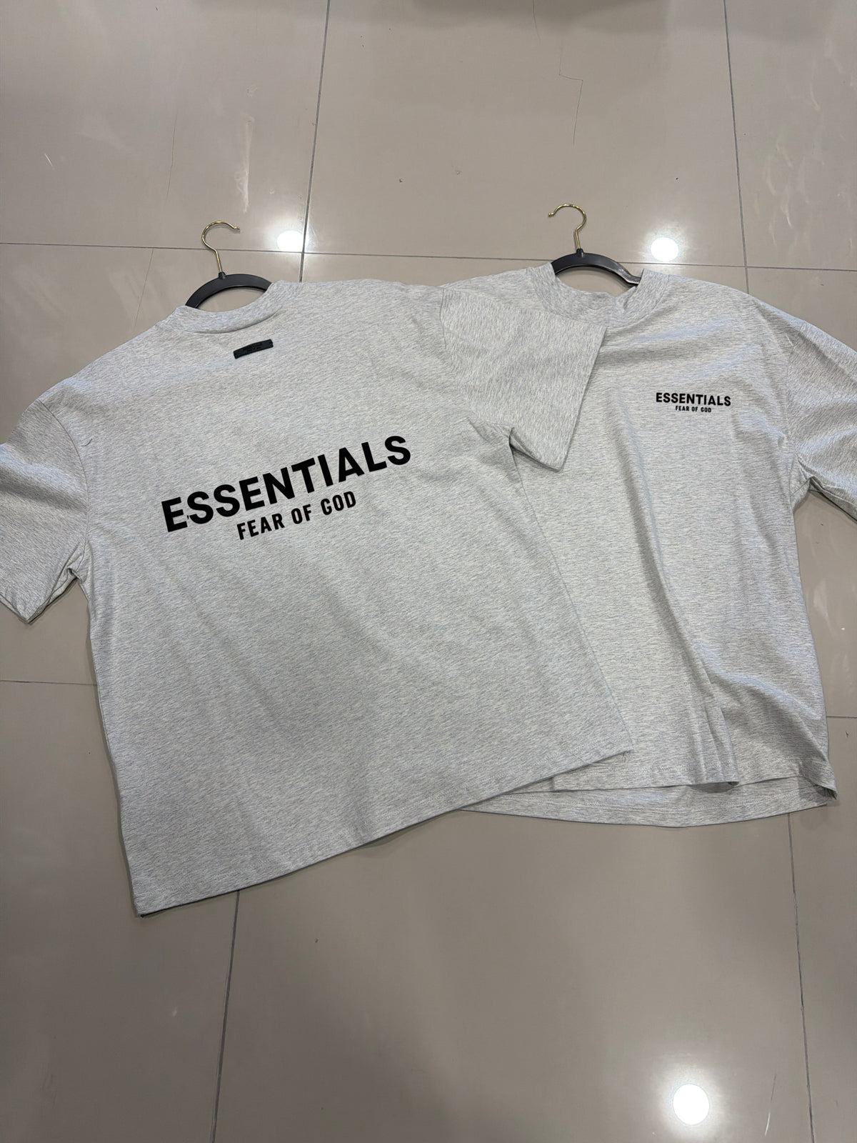 Essensials gris