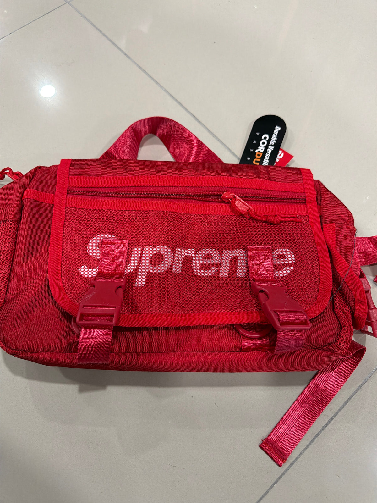 Cartera supreme roja pecho grande