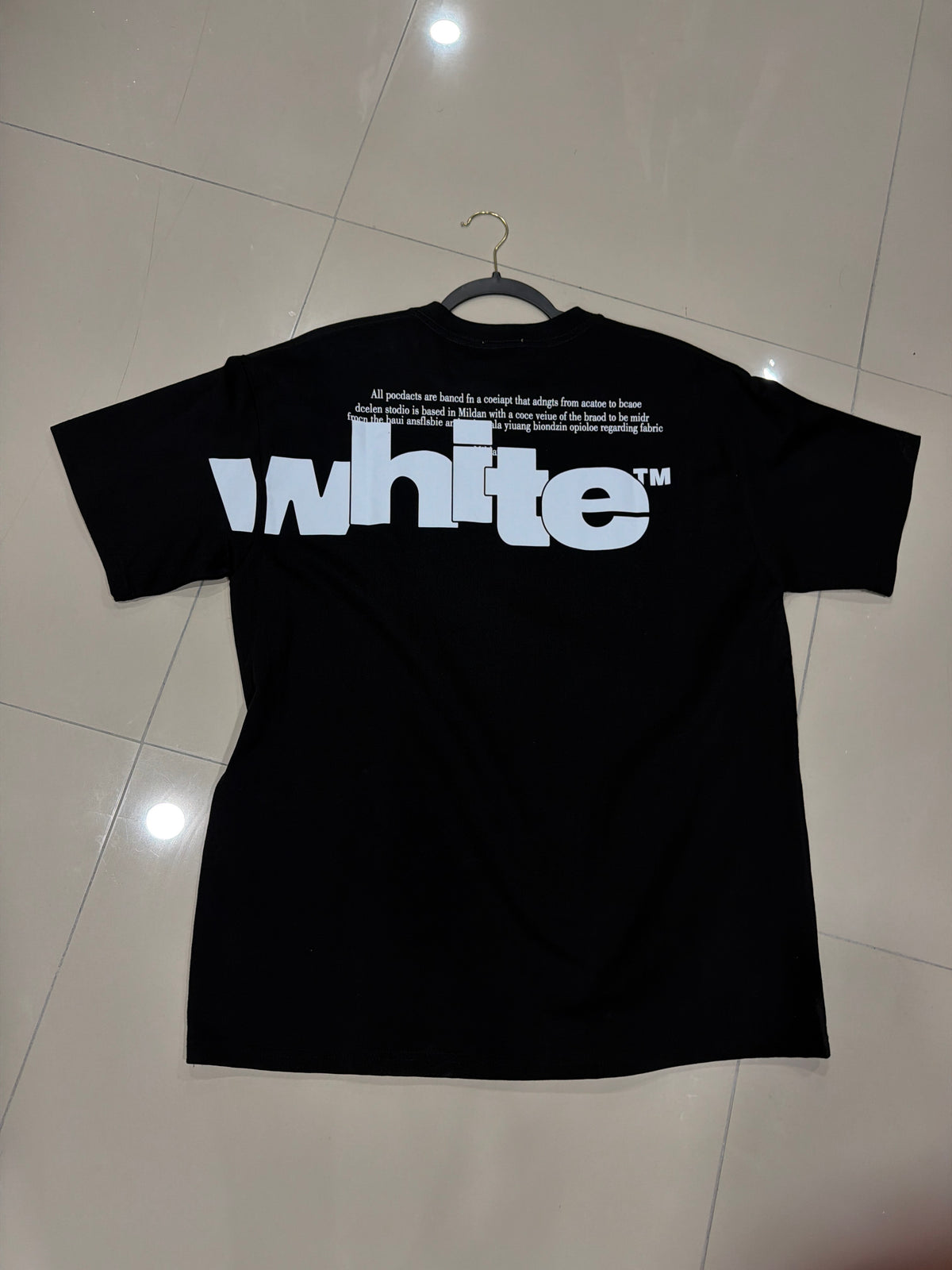 Off white black grafiti