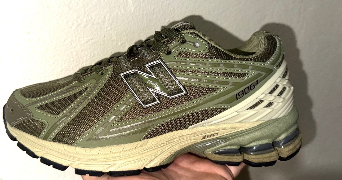 NEW BALANCE 1906R Green Army (A LA MANO)