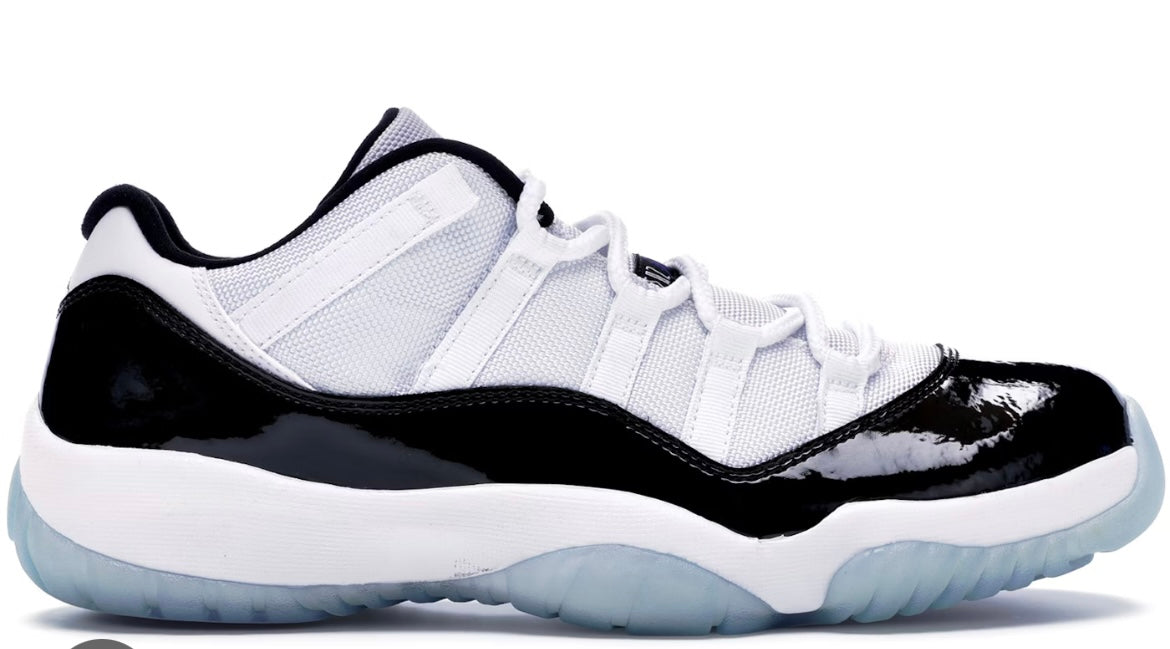 Jordan Retro 11 concord low (A LA MANO)