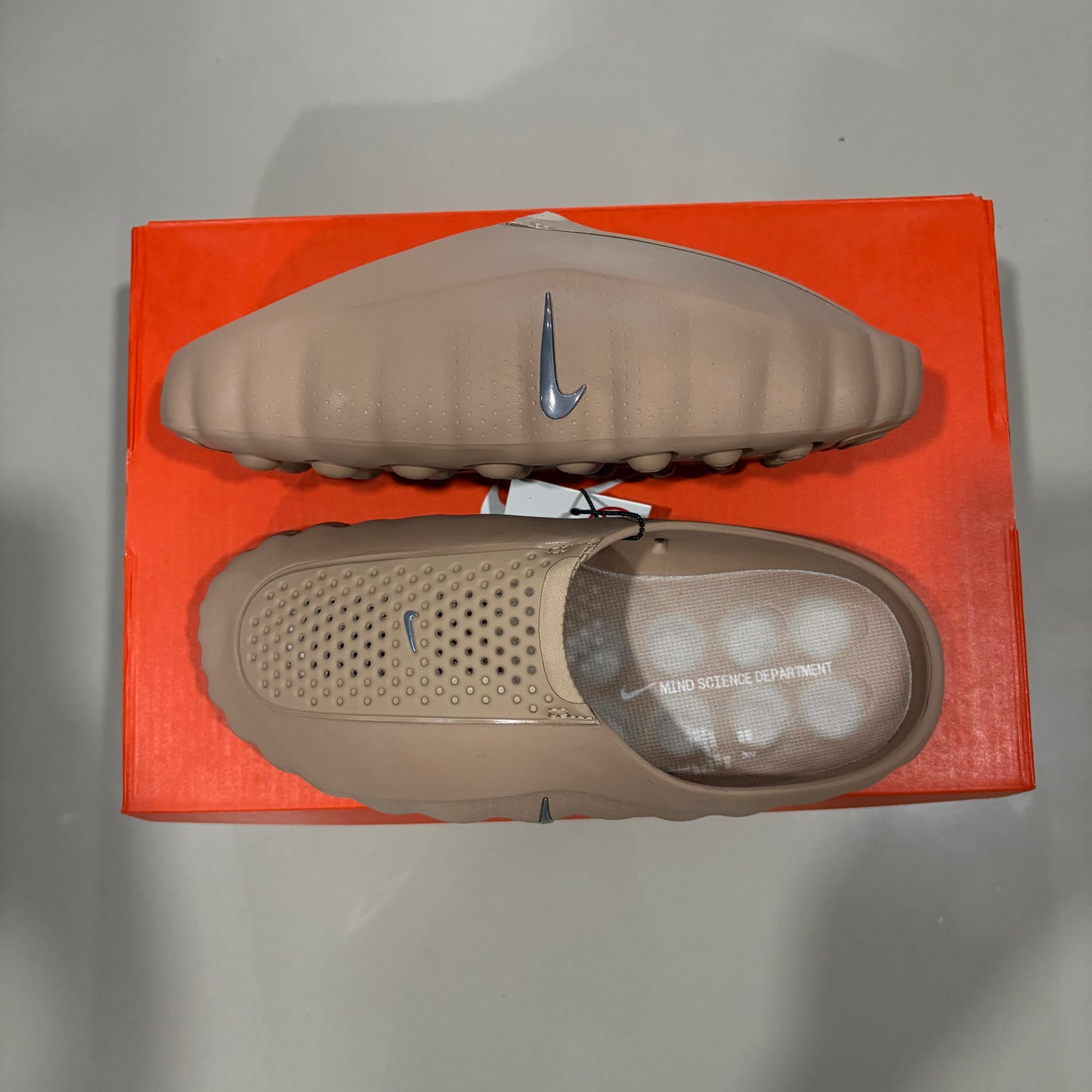 Nike Mind Black 001 brown