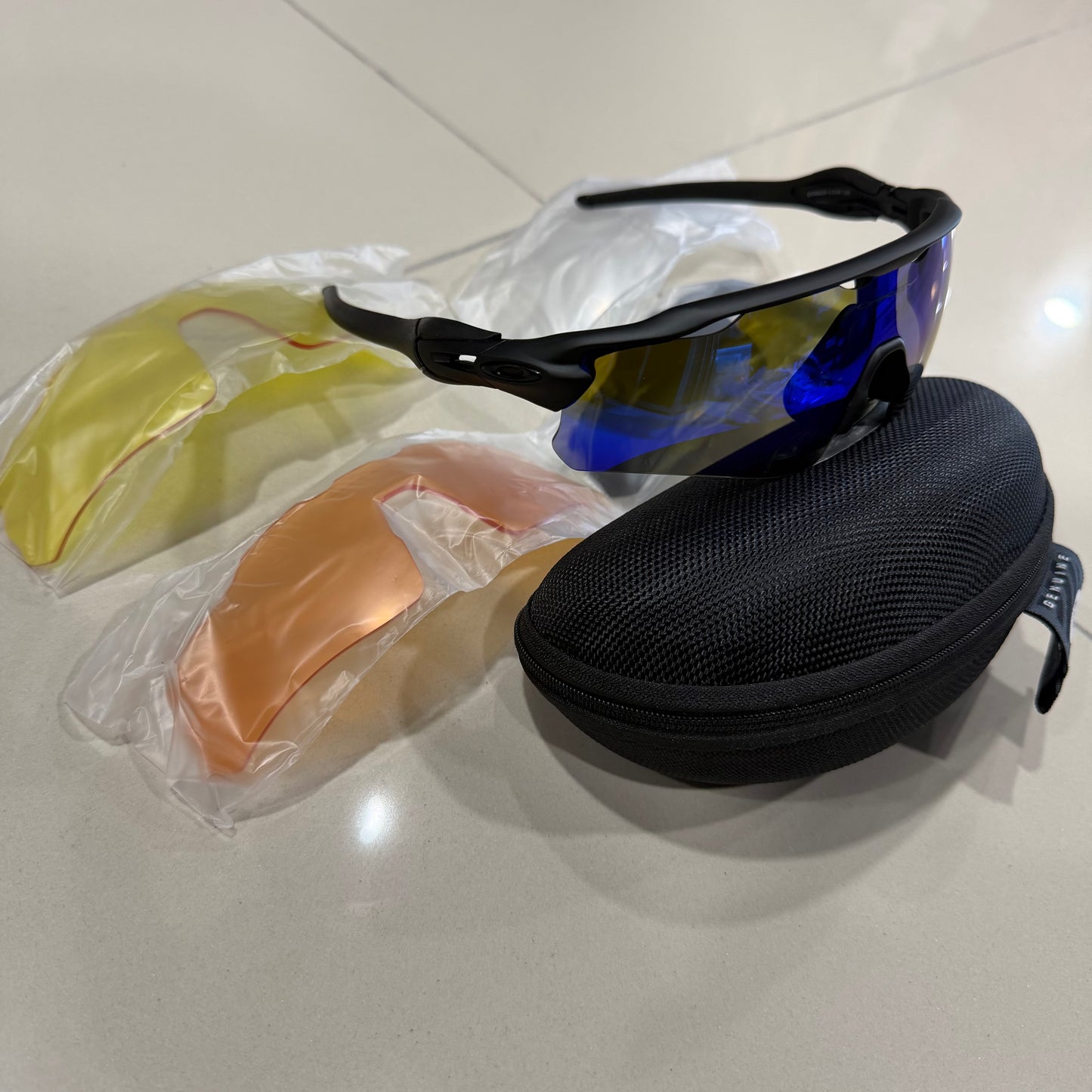 OAKLEY 5 lentes negra lente azul