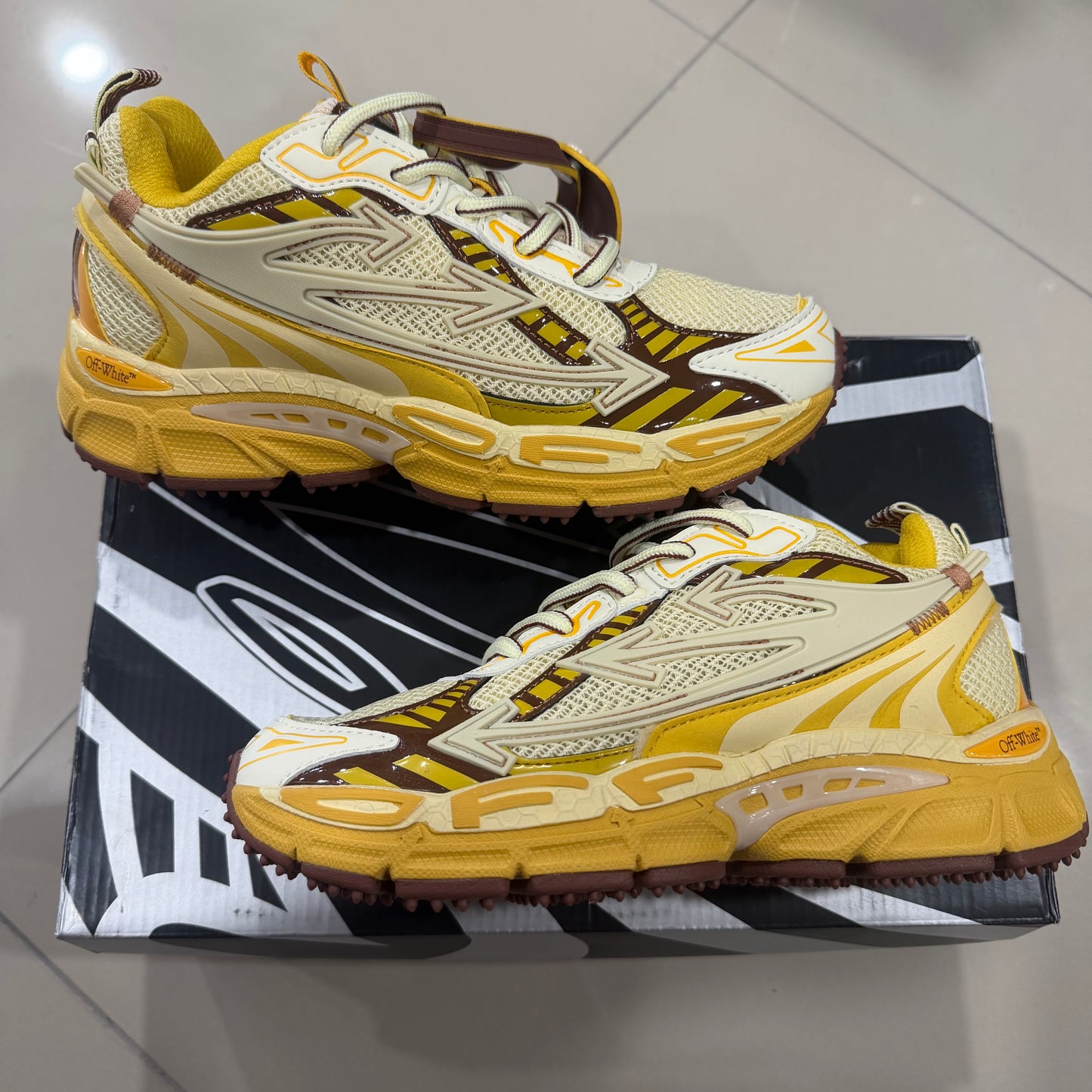 OFF WHITE mostaza