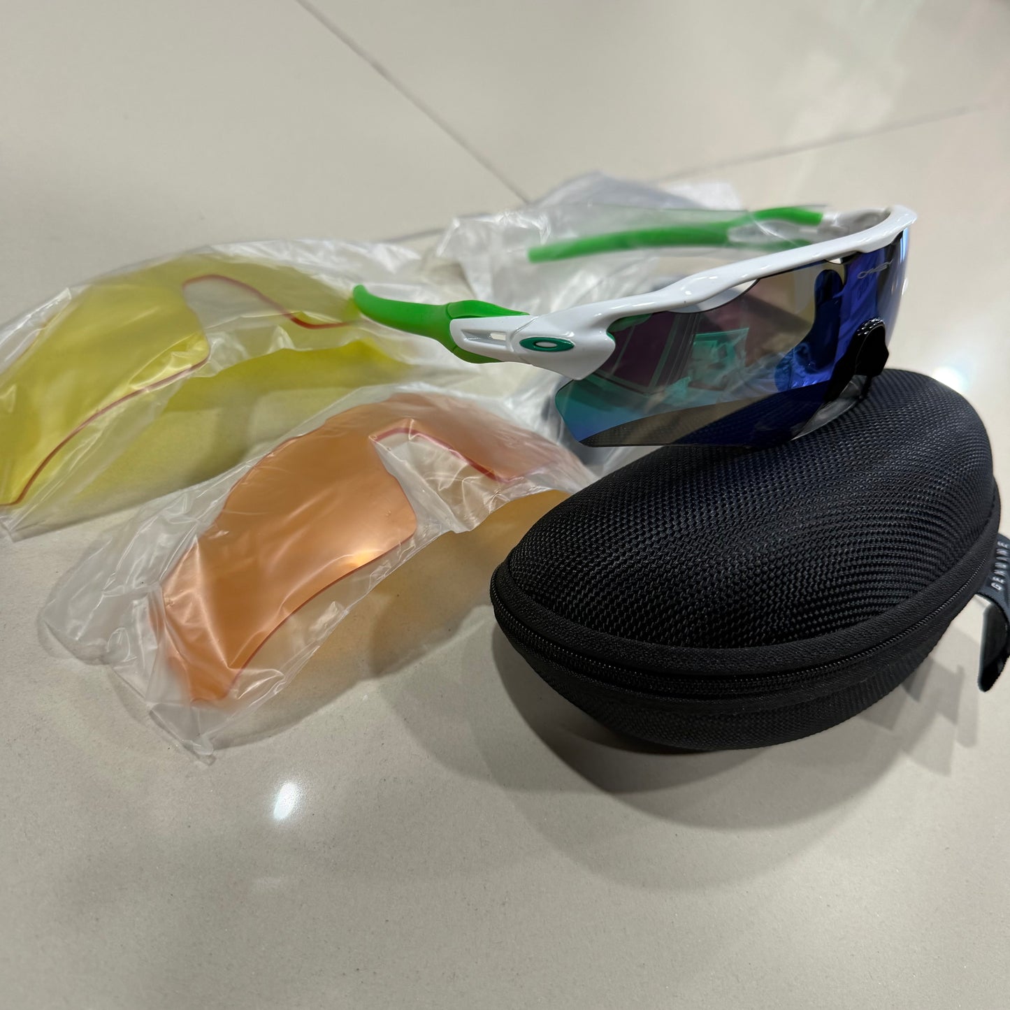 OAKLEY 5 lentes verde blancas