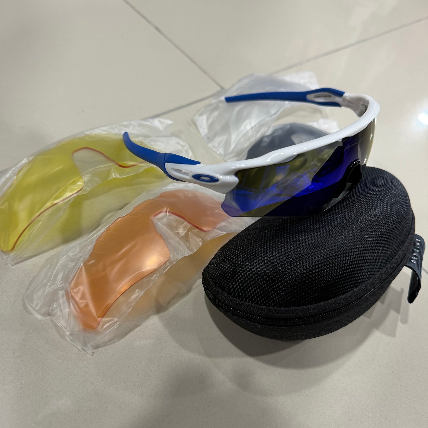 OAKLEY 5 lentes azul blancas
