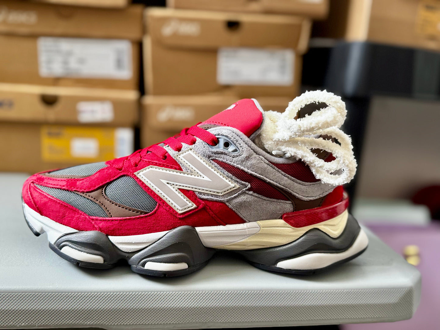 NEW BALANCE 9060 Red And Gray (A LA MANO)