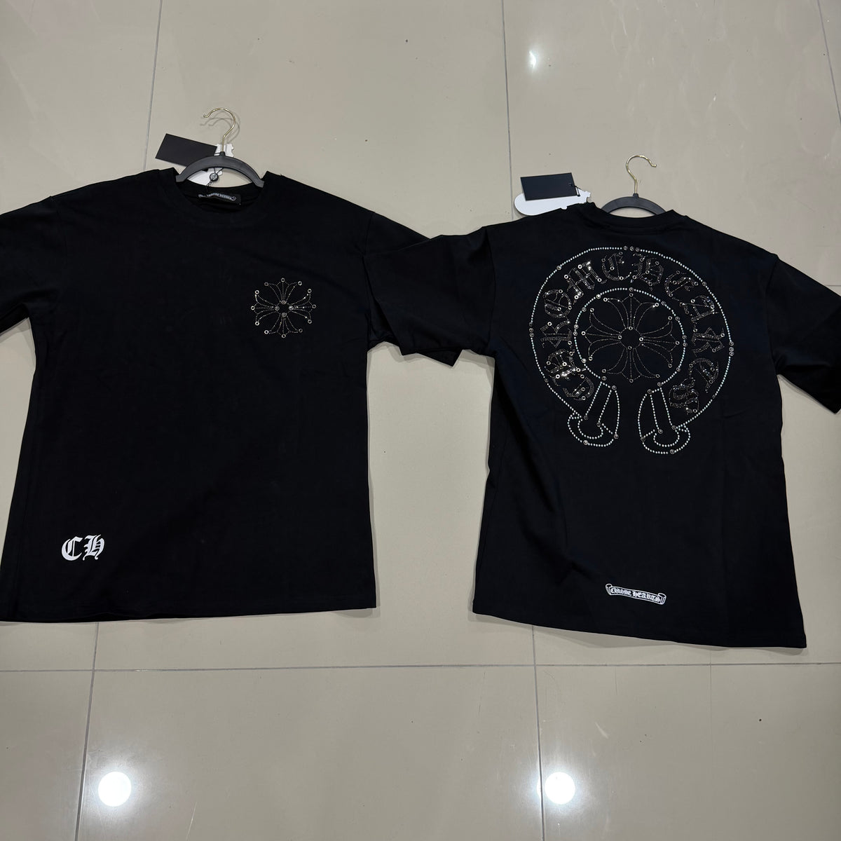 Camisa Chrome Hearts Negra con cruz de pedrería