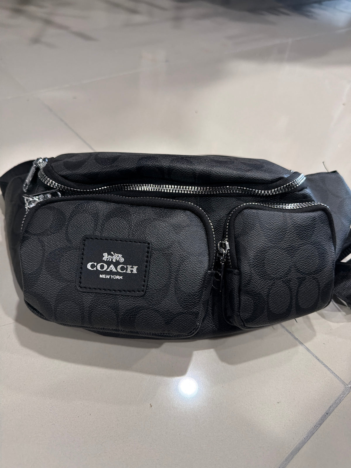 Coach negra Fanny pack mediana