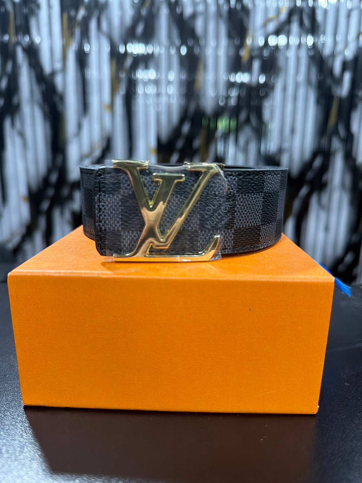 LV GRIS ORO CUADRITOS