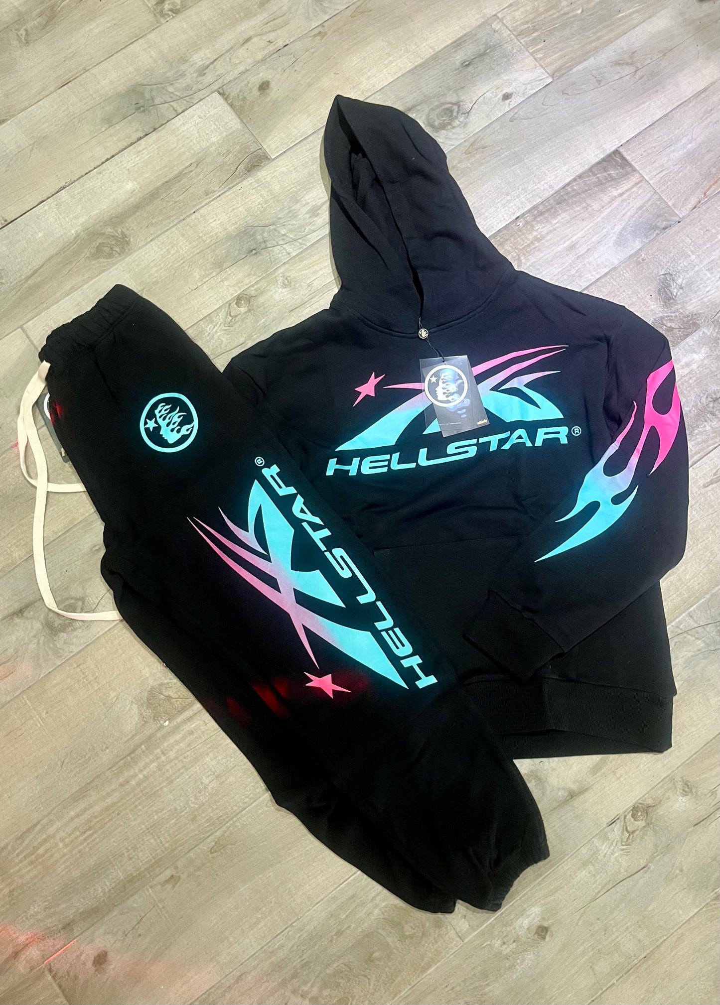 Conjunto Hellstar black blue pink