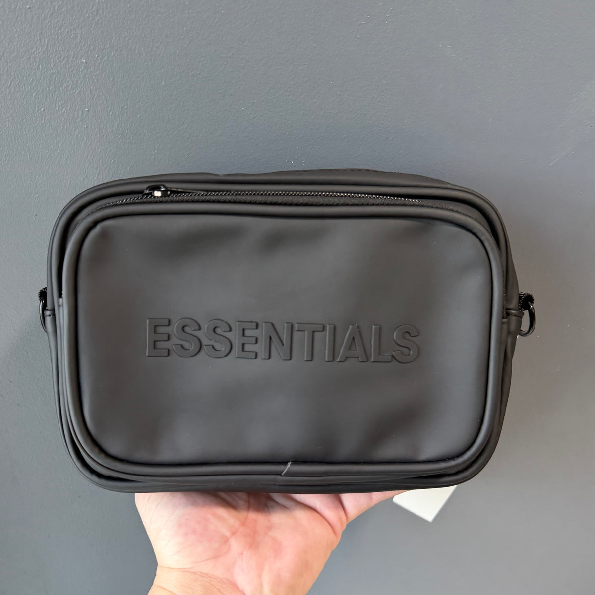 Cartera Essentials Negra