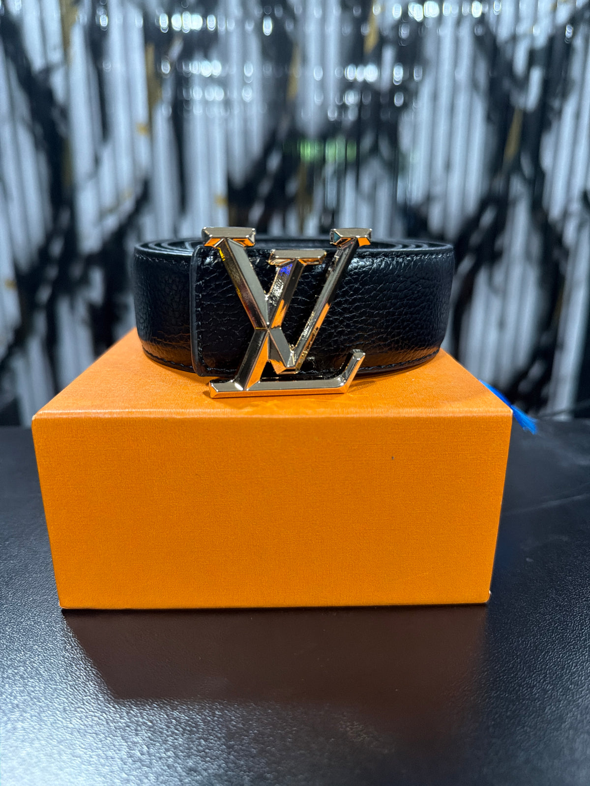 LV CUERO ORO