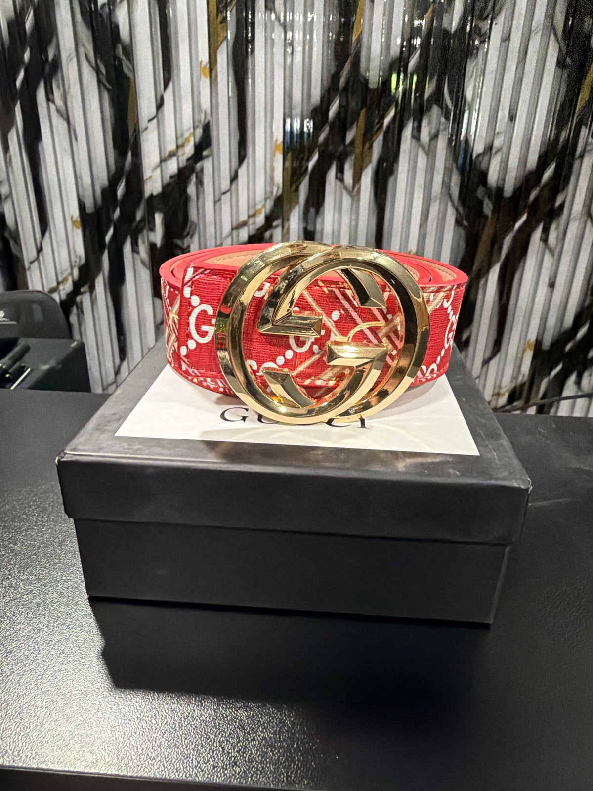 Gucci roja oro