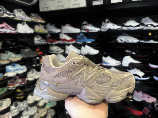 NB 9060 Brown