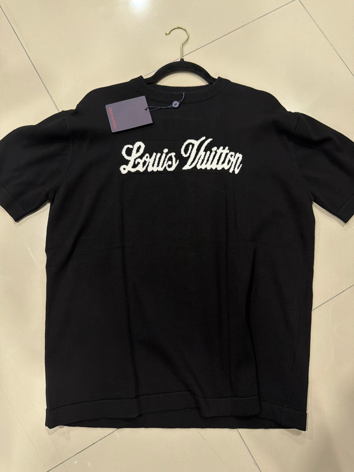 LV negra tela