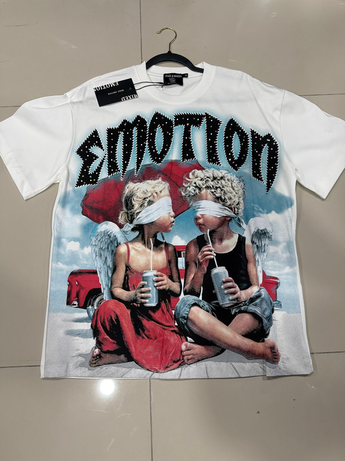 Mixed emotion blanca playa