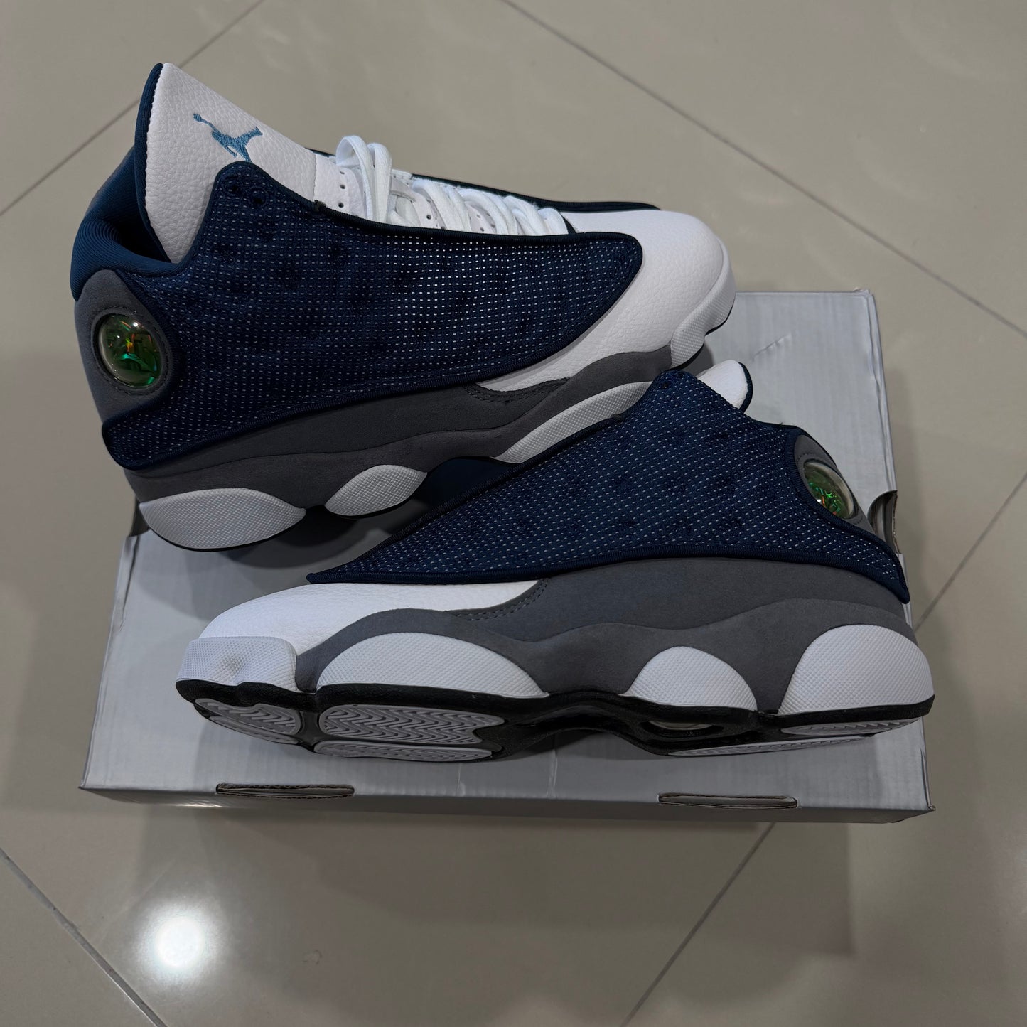 Jordan 13 blanca azul gris