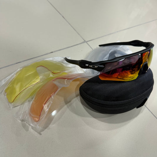 OAKLEY 5 lentes negras crome