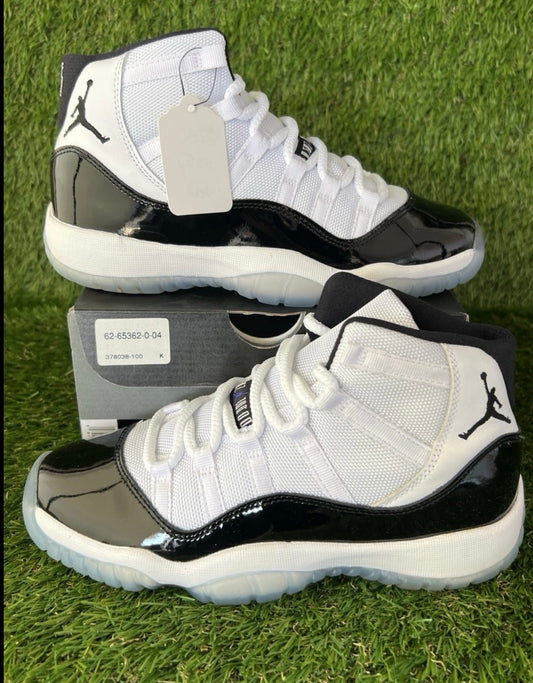 Jordan Retro 11 Concord (A LA MANO)