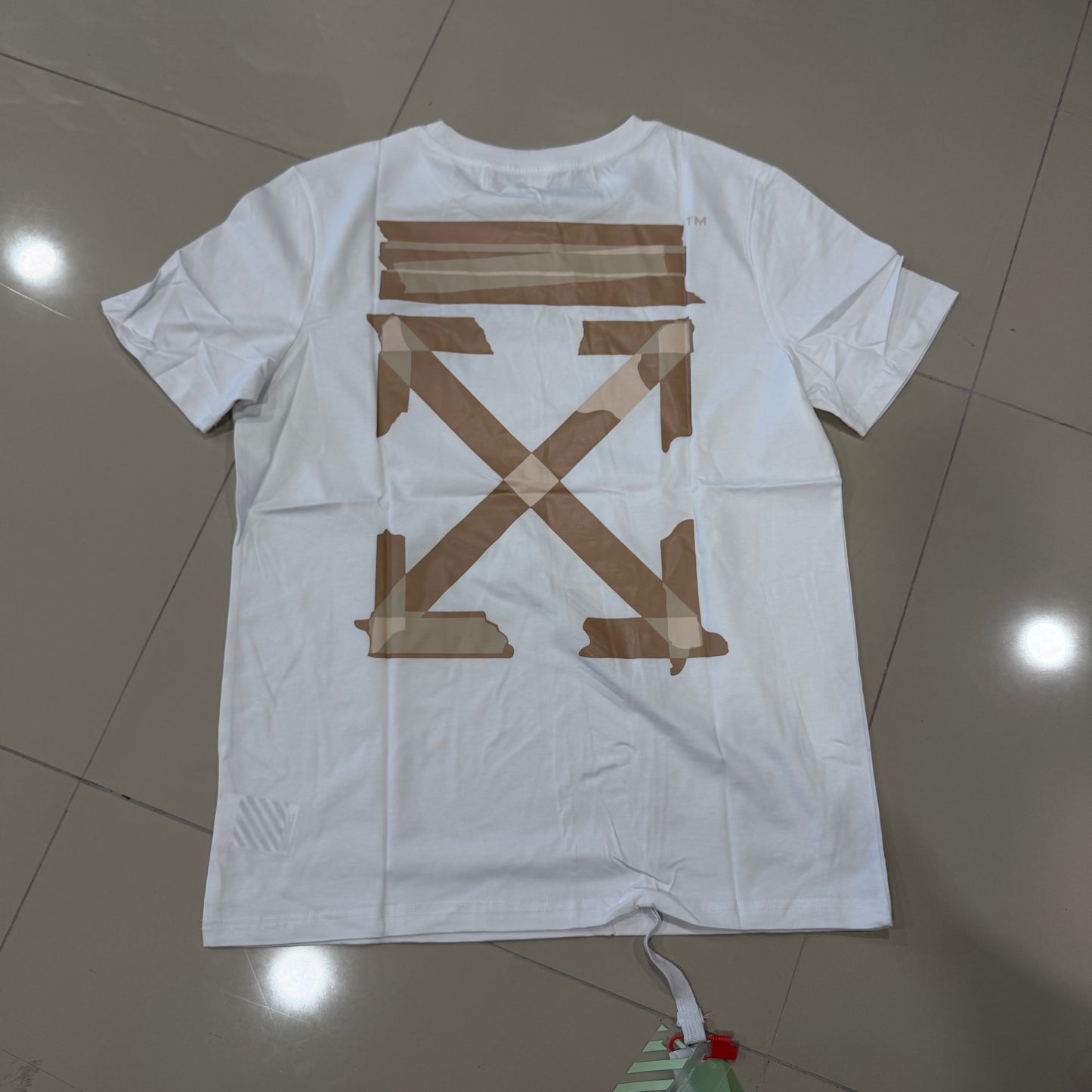 Off White Blanca crema negro