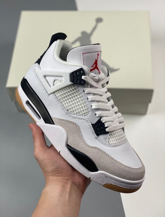 Jordan Retro 4 SB Navy (A LA MANO)