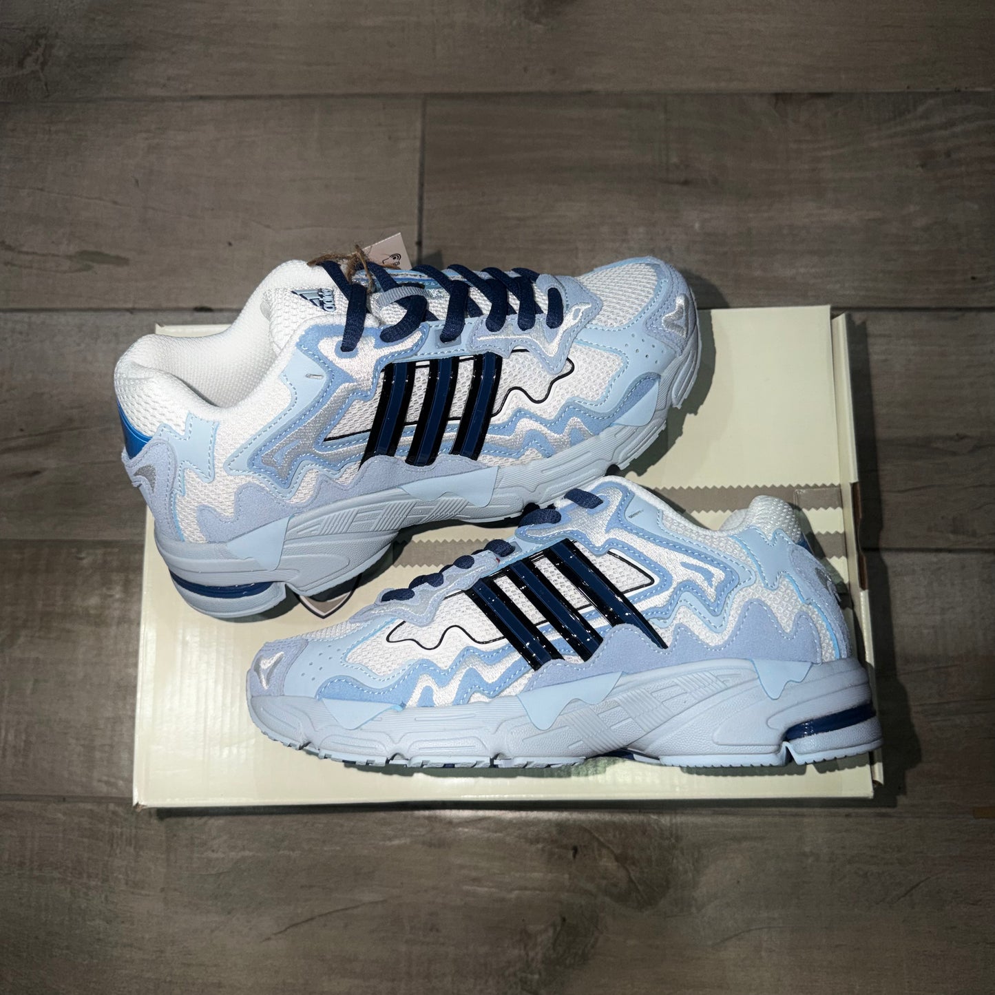 Adidas Responce bad bunny blue