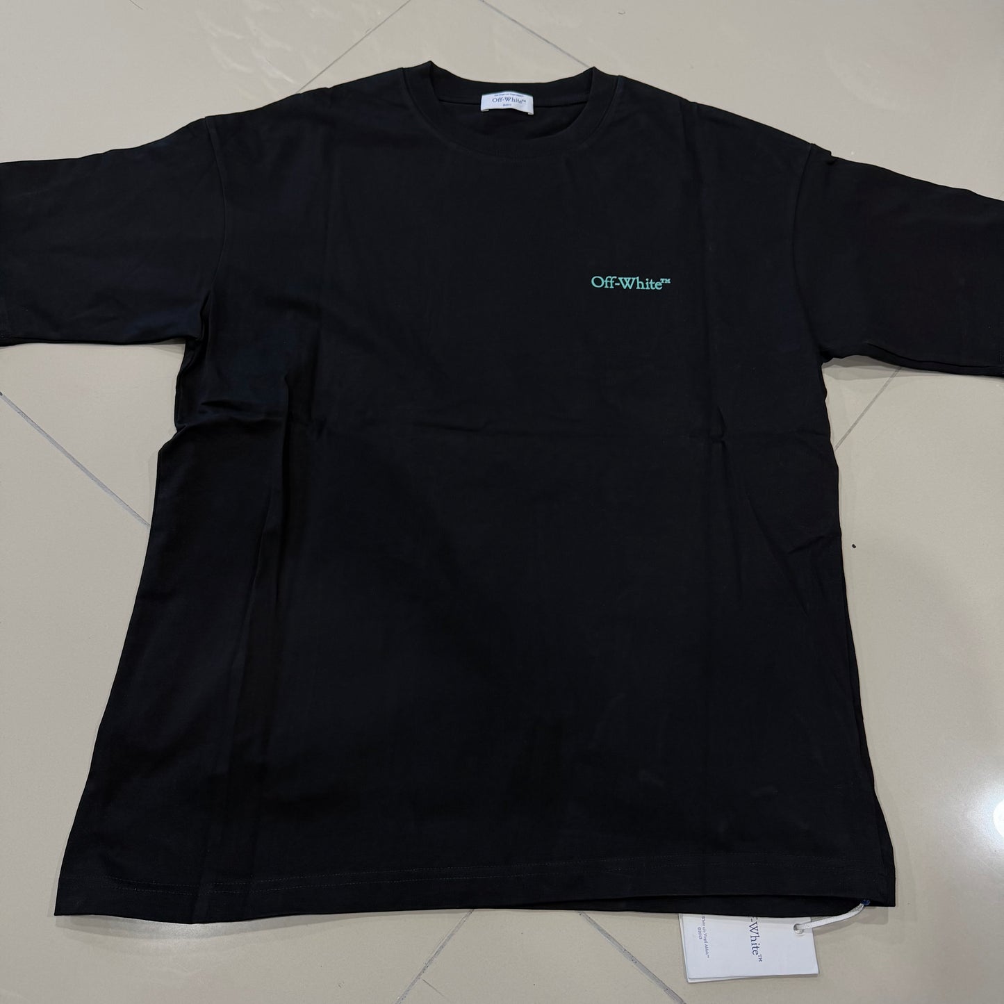 Off White Negra Aqua regla