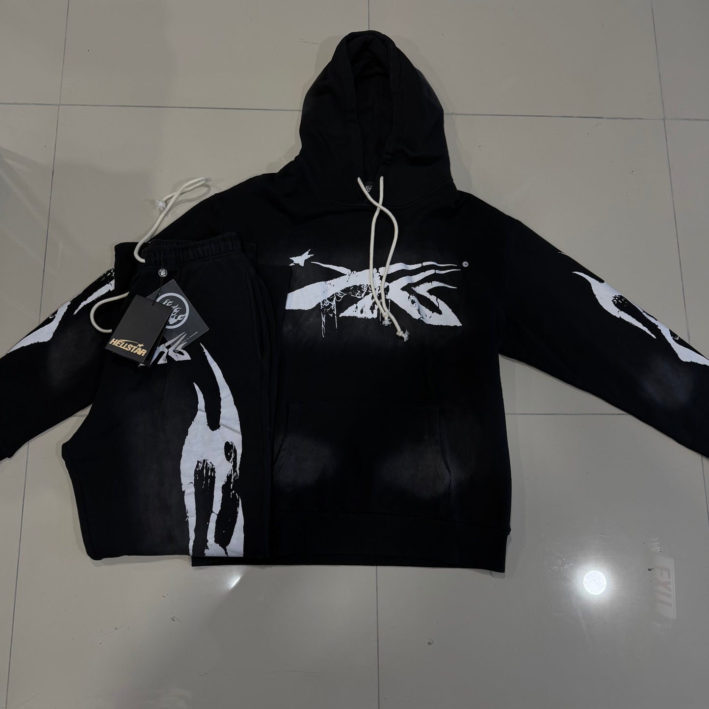 Conjunto Hellstar Negro y Blanco