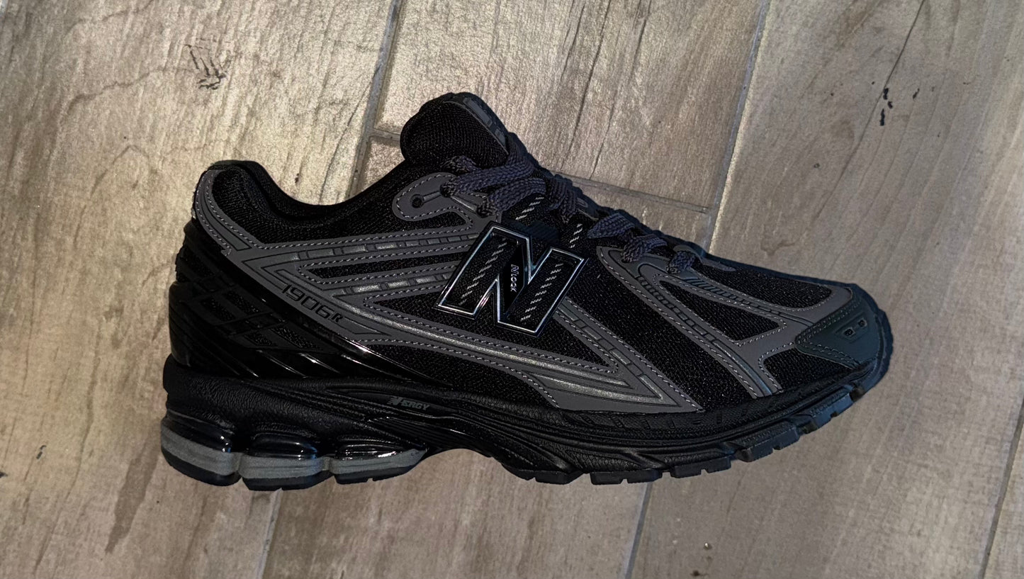 NB 1906 Black/red/gray