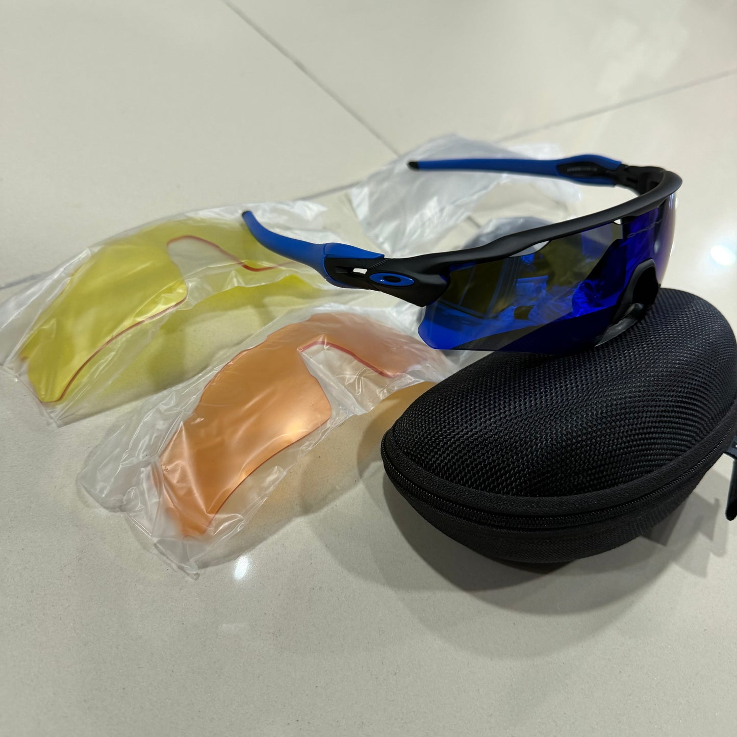 OAKLEY 5 lentes azul negras