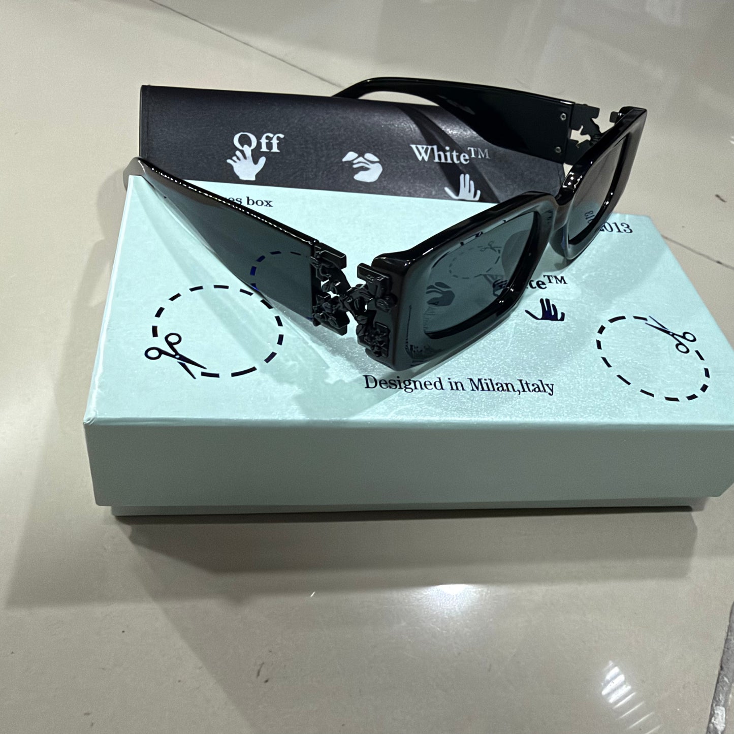 OFF WHITE 003