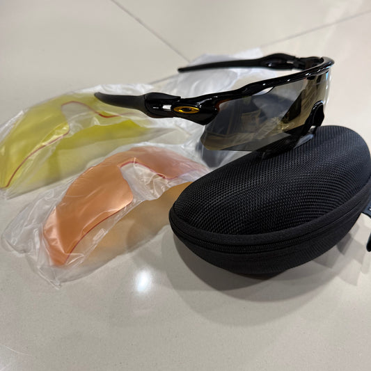 OAKLEY 5 lentes negra oro