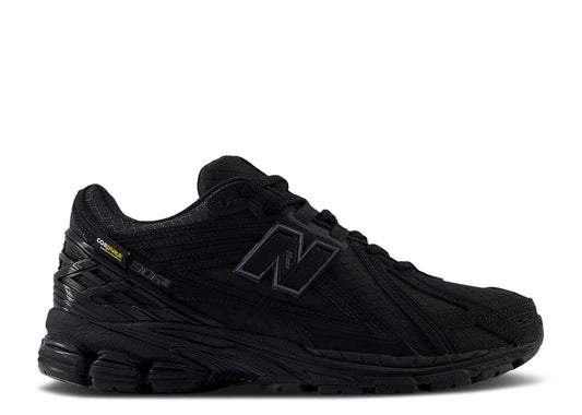 New balance 9006R black (POR PEDIDOS)